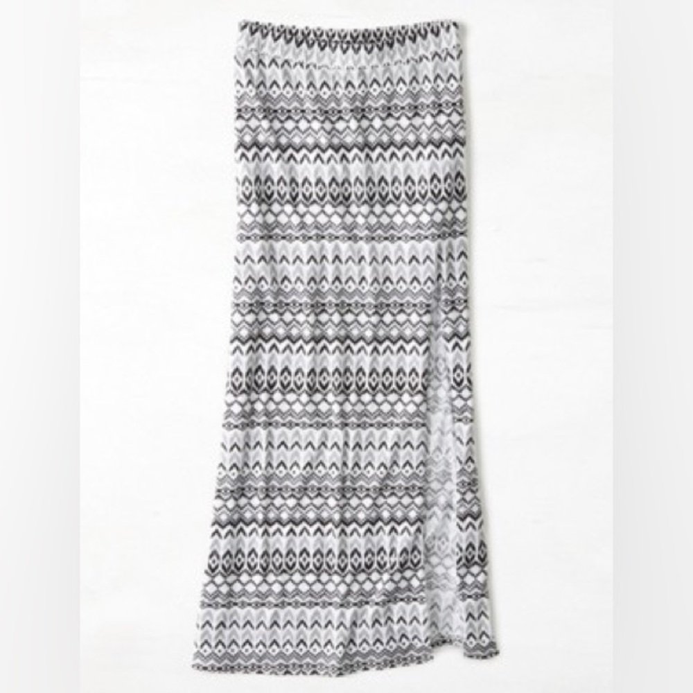 American Eagle maxi skirt black white gray Aztec southwestern print slit boho S